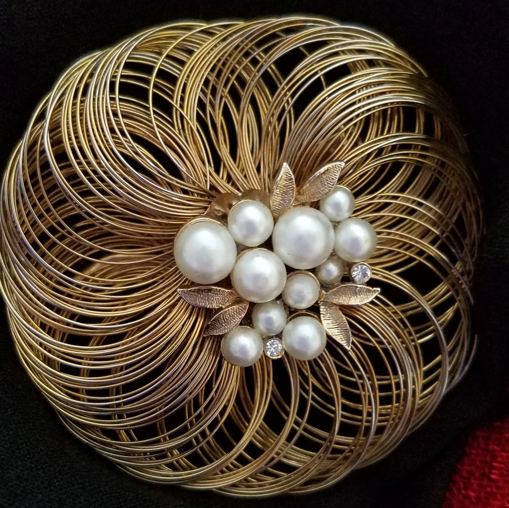 Lapel pin